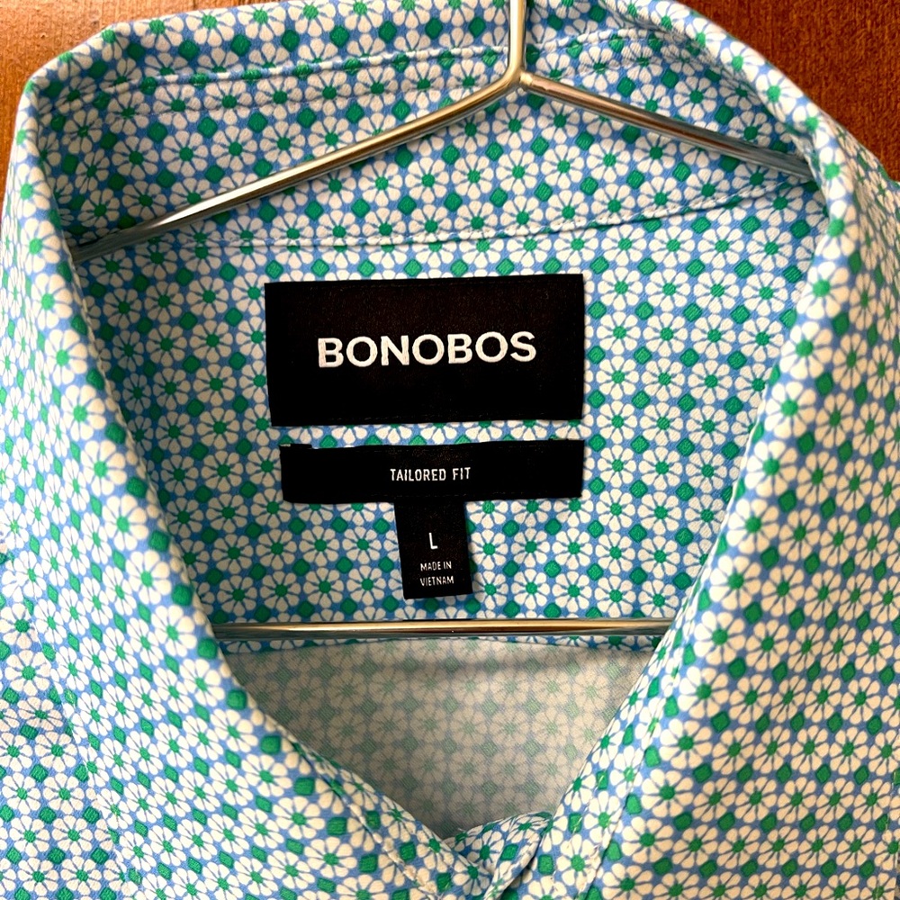 Bonobos short sleeve button down dress shirt.